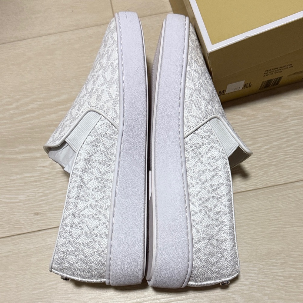 Michael Kors White Logo Slip-On Shoes NEW IN BOX - Picture 6 of 8